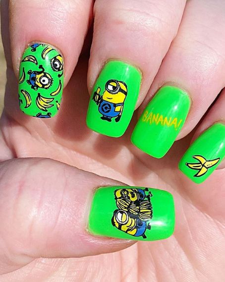 Green Nails with Minions and Bananas