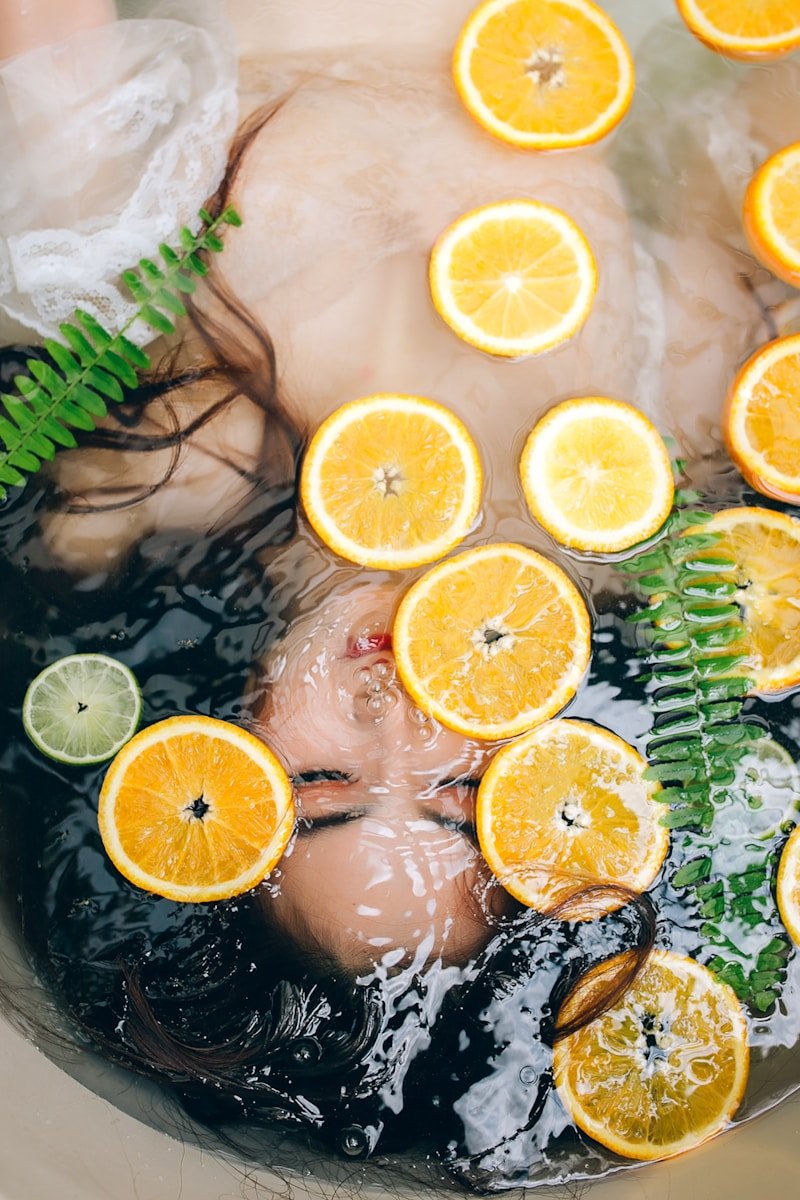 Natural Makeup for Beginners: Simple Step-by-Step Guide sliced lemon on bathtub